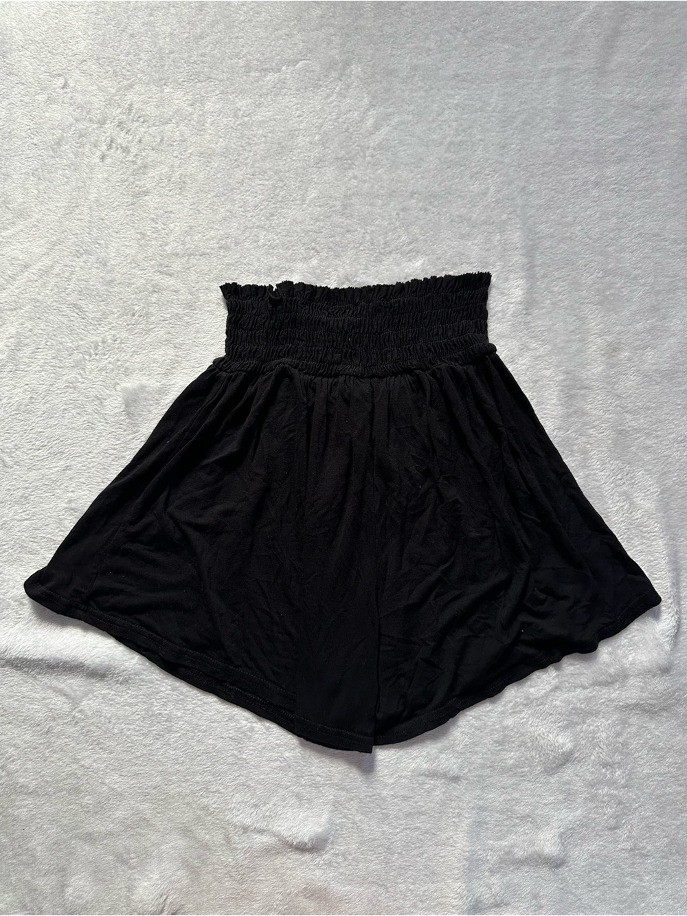Boohoo Maternity Shirred Waist Shorts Black Size 6 Smocked Waistband High Rise